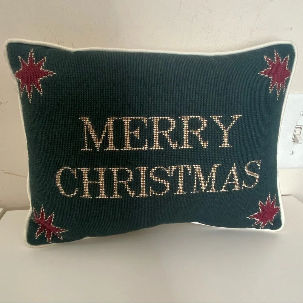 Pier 1 Green White Cotton Christmas Holiday Needlepoint Decorative Pillow NWOT
